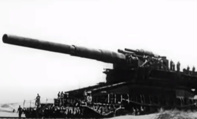 Schwerer Gustav Moving