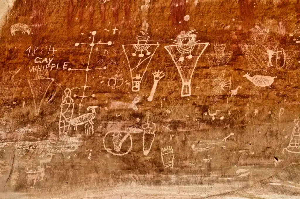 Ancient Rock Paintings Represent Alien Life Form