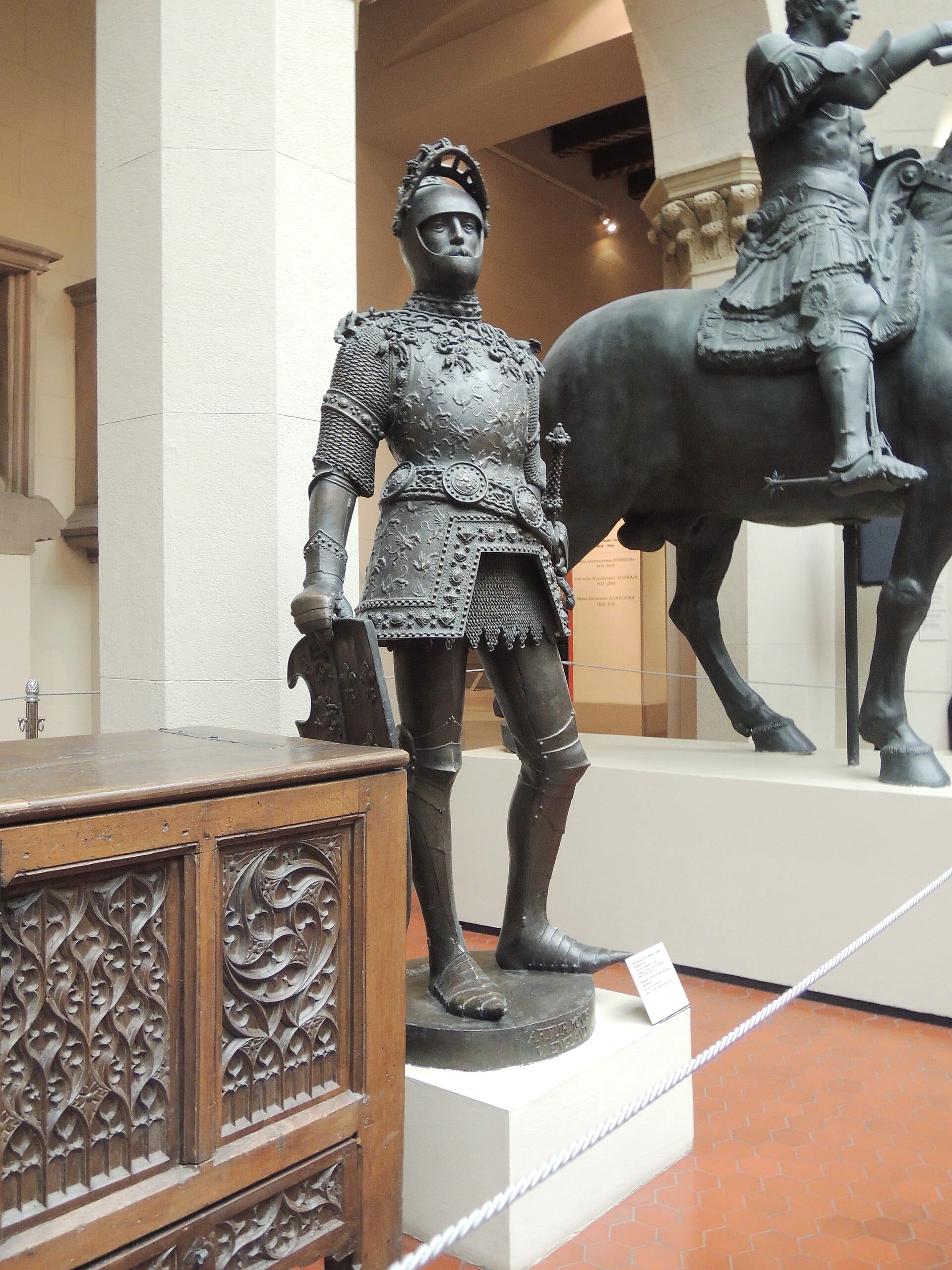 Mystery Files documentary: King Arthur Statue Innsbruck - Replica In Pushkin Museum 01