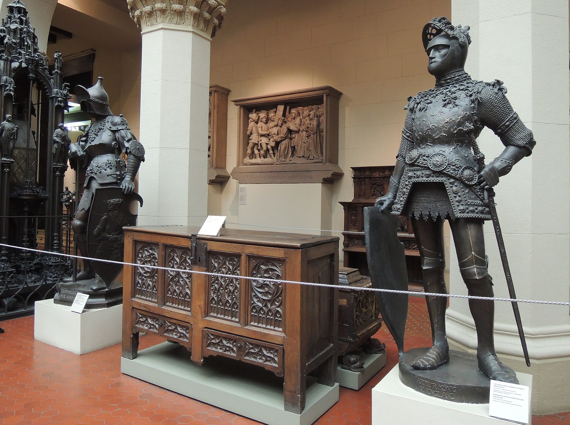 Mystery Files documentary: King Arthur Statue Innsbruck - Replica In Pushkin Museum 02